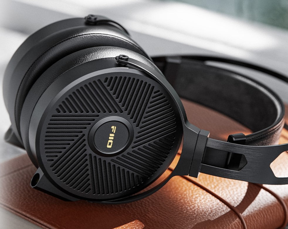 FiiO FT5 audiophile headphonewith detachable cable