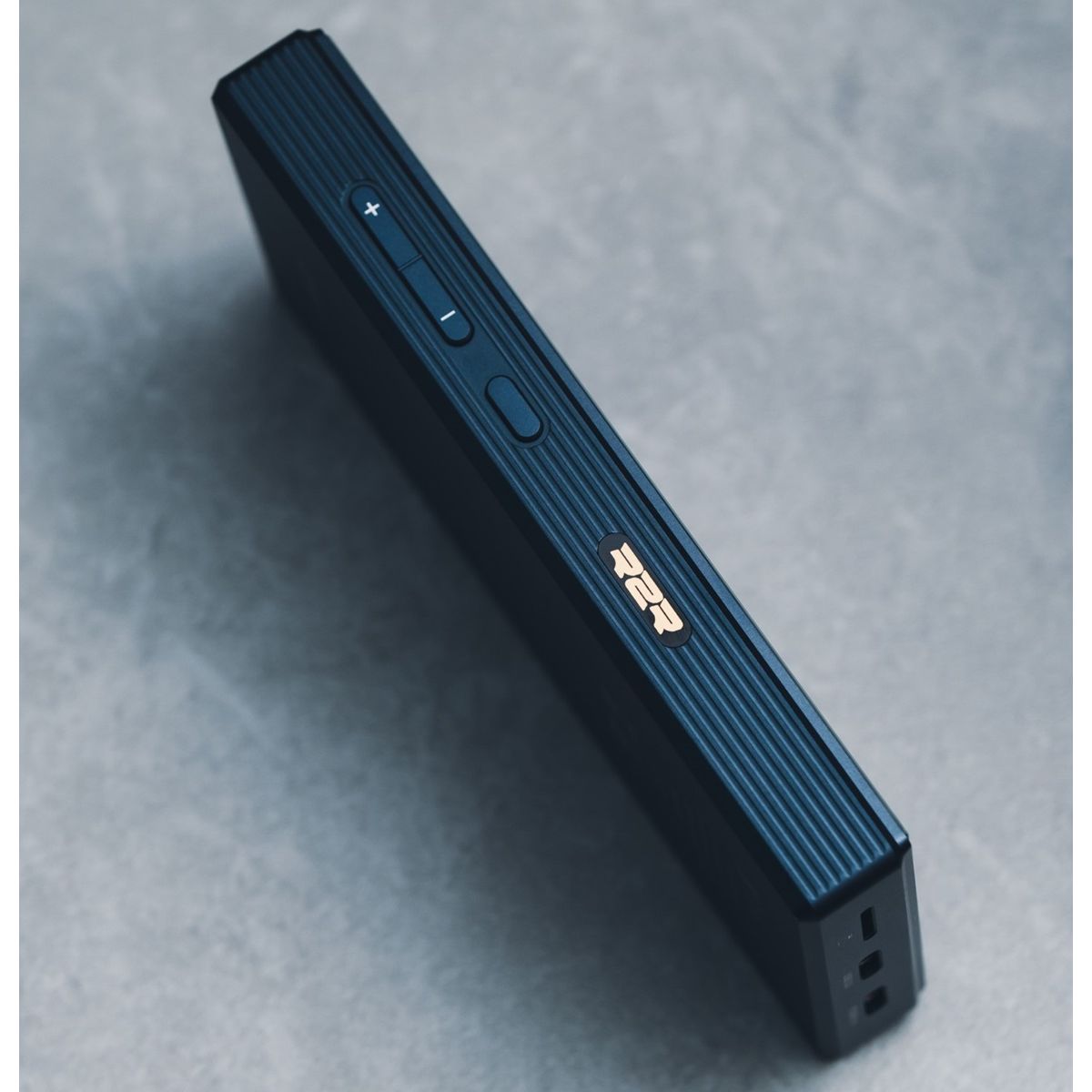 Fiio M33 R2R side controls R2R logo