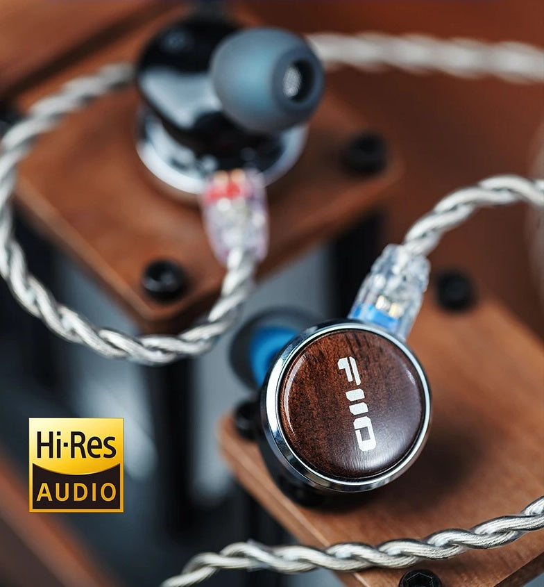 FiiO FP3 earphones detachable cable earphones