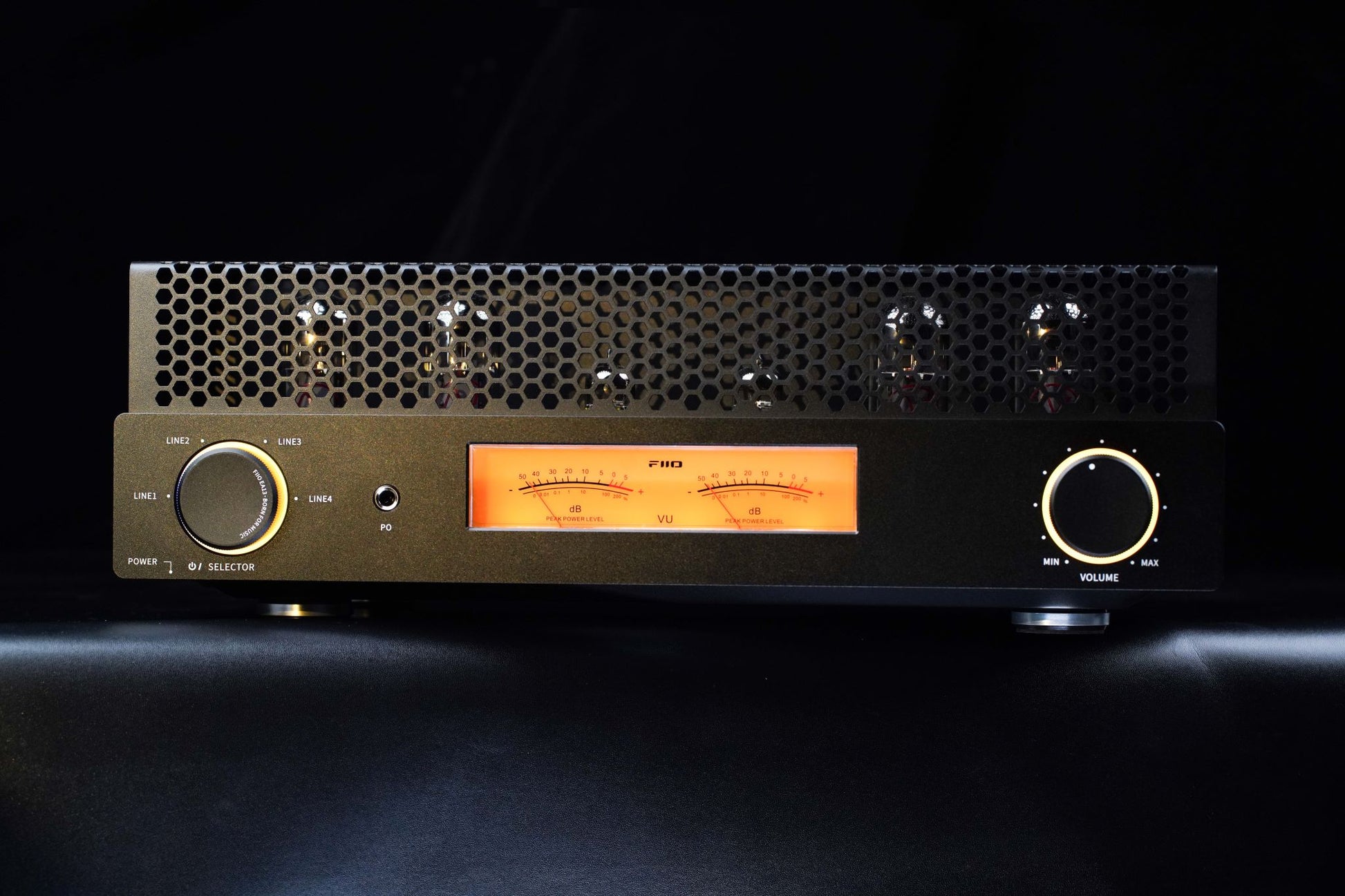 FiiO ea13 intergarted amplifier vu meters and lighting