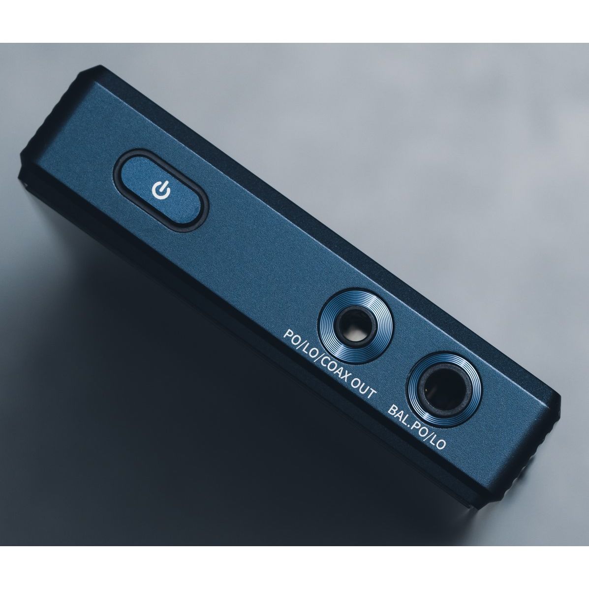 Fiio M33 R2R headphone outputs