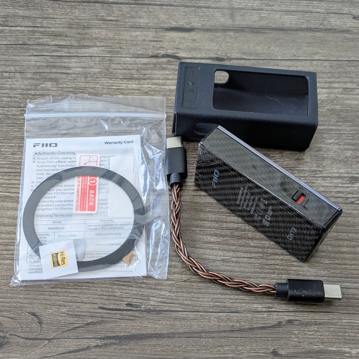 Fiio QX13 included accessories